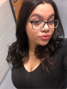 Meet your Posher, Estephany